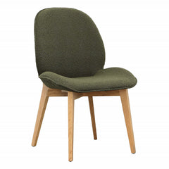 Alina 餐椅採用深綠色聚酯混合內裝