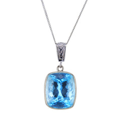 Halskette mit Anhänger aus blauem Topas-Kristall im Smaragdschliff