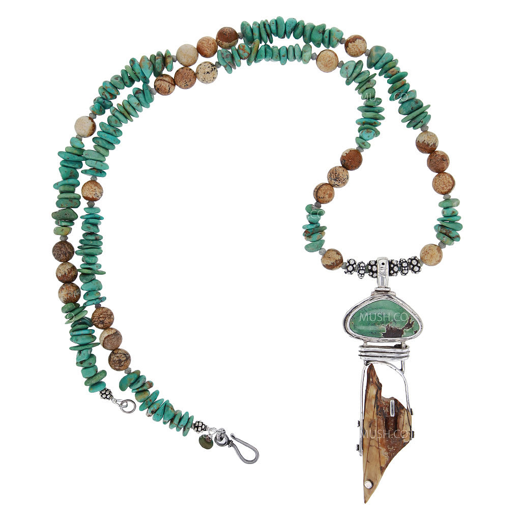 Uralte Harpunen-Artefakt-Fossil-Halskette mit grünem Türkis 