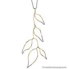 Italienische Designer-Halskette mit verwelkten Blättern aus teilweise oxidiertem Messing